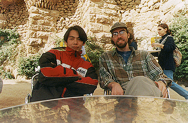 atsushi.gif (91401 bytes)
