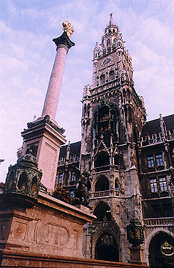 glocknsp.gif (73100 bytes)
