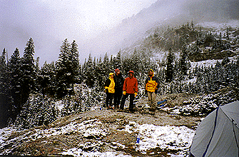 gt-snowgrp.gif (66317 bytes)